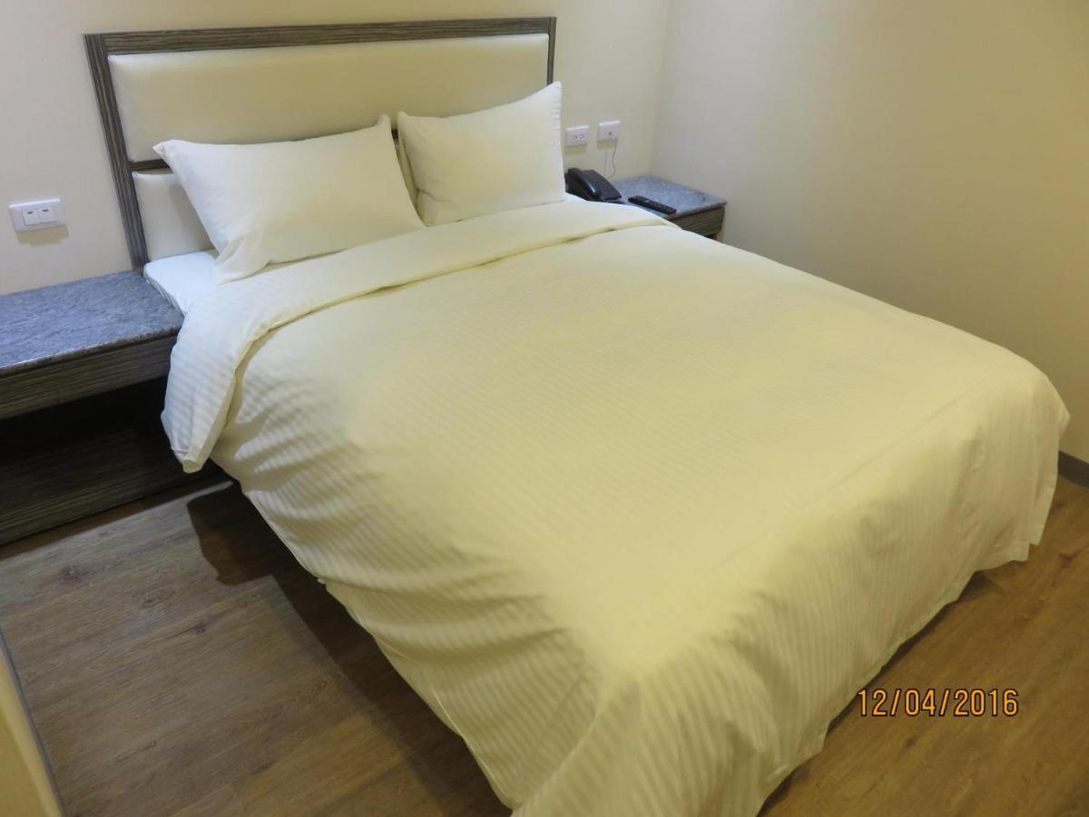 Mao Hua Motel Taichung Eksteriør billede