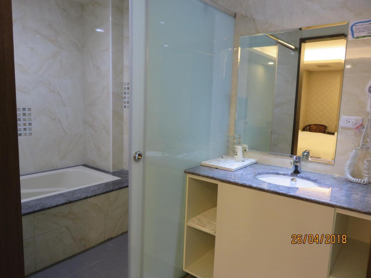 Mao Hua Motel Taichung Eksteriør billede